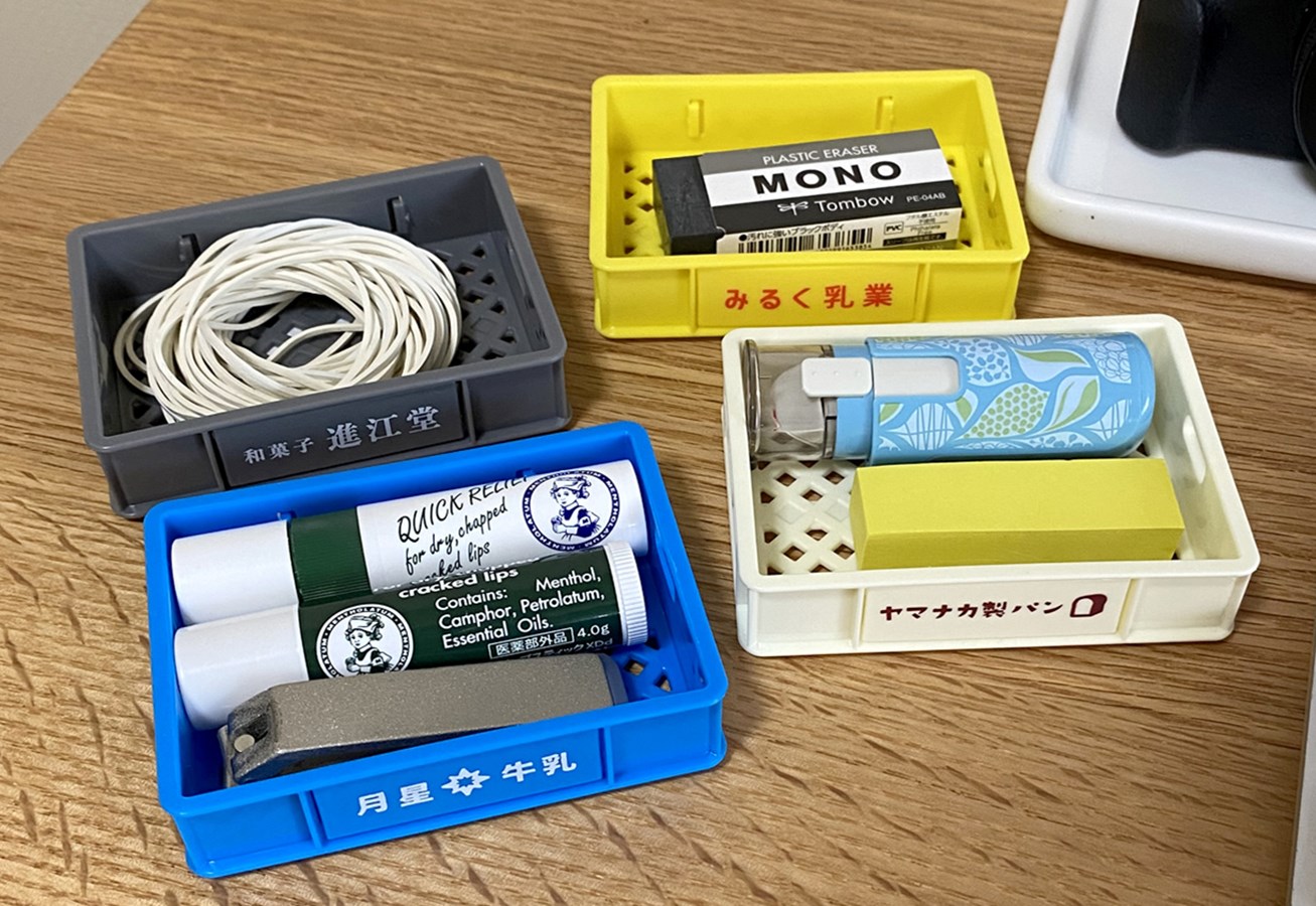 藍色 /  黃色    4965534112918     白色 /  灰色     4965534112925